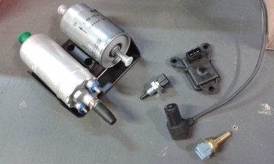 20151015_173409.jpg (39.37 Kio) Vu 25557 fois Pompe Bosch de 944, filtre HP Bosch, capteurs de température Bosch, etc...