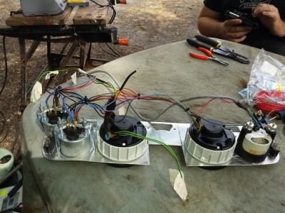 20160910_123858.jpg (1.23 Mio) Vu 18852 fois puis après 7 h de soudures sertissage repèrage isolage et autre truc du genre, on en arrive là !