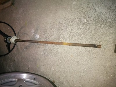 DSC_1348.JPG (85.74 Kio) Vu 10720 fois La colonne de direction d'origine