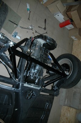 renfort-chassis.jpg (70.77 Kio) Vu 9866 fois Le renfort train arrière en tube d'acier