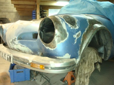 17 Mars 2011 (1).JPG (75.09 Kio) Vu 1833 fois Le logement du globe à déjà meilleur allure.