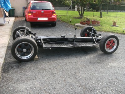 cox 041.jpg (148.89 Kio) Vu 8416 fois Je ne me suis pas décidé sur la dimension des pneumatiques,ceux là sont juste pour la déplacer.